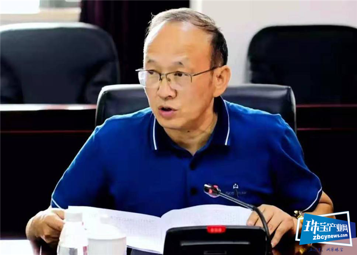 首届“周大福珠宝鉴定与营销预备学徒班”开班 首届“周大福珠宝鉴定与营销预备学徒班”开班