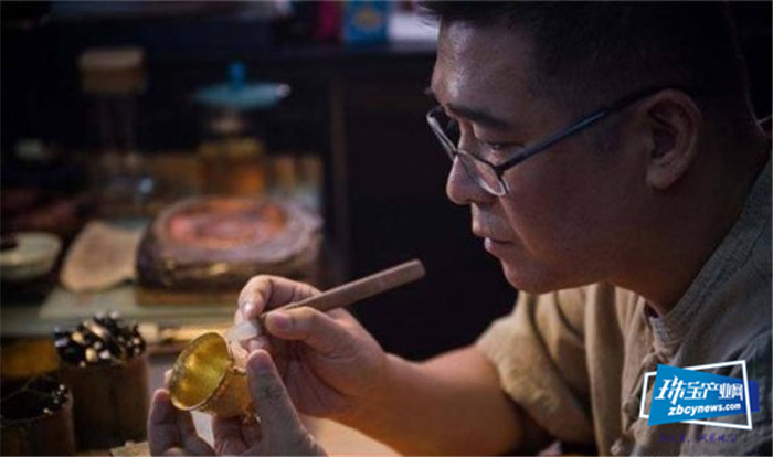 千锤百炼的老凤祥金银魔术师——沈国兴 千锤百炼的老凤祥金银魔术师——沈国兴