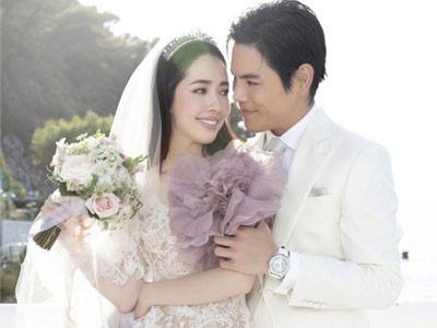 郭碧婷结婚全身戴珠宝超千万，向太曾壕掷8000万买巨钻