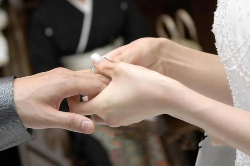 婚礼市场“出门行情”蓄势待发 助力恒信玺利等珠宝企业营收回暖