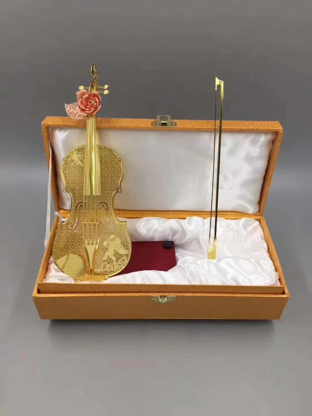 艺恒珠宝精品玫瑰花“小提琴”工艺品走俏市场