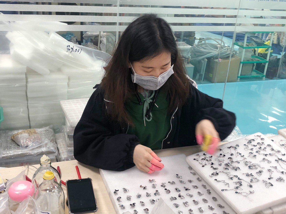 全球疫情冲击出口订单   大湾区企业积极寻出路