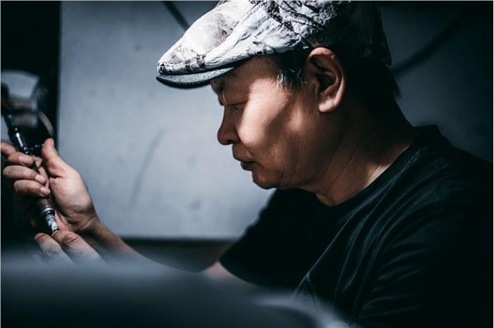 岳清波 做艺术首饰的开拓者