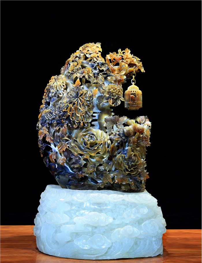 国博收藏曹志涛大师捐赠玛瑙俏雕《花开富贵》